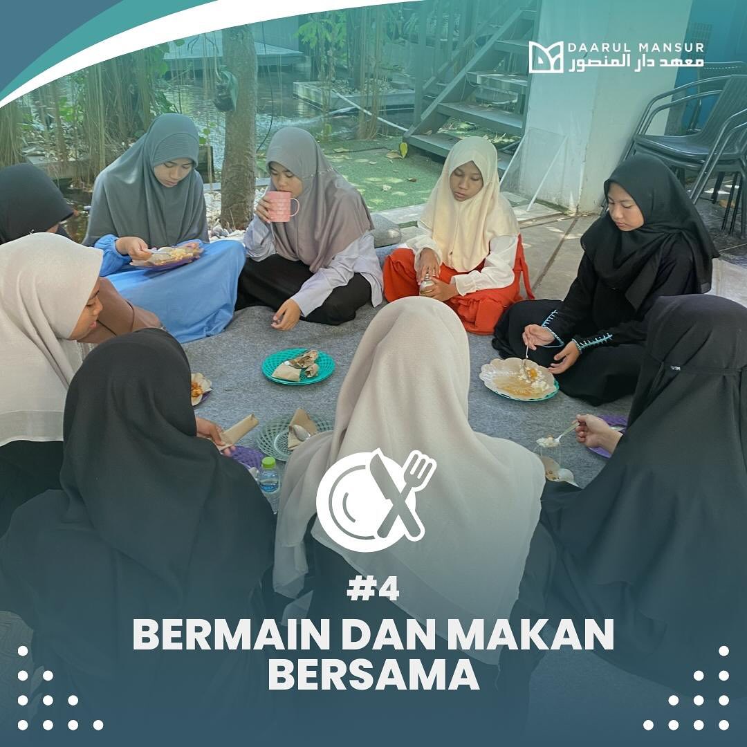 Bermain dan Makan Bersama